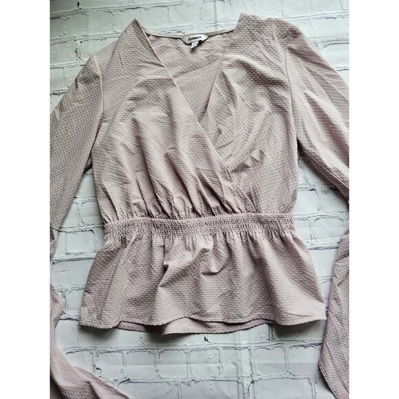 Express Blush Pink Wrap Blouse XS Women’s Long Sleeve Textured Smocked Waist Top - Picture 10 of 12